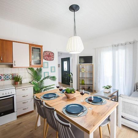 Acharavi Beach Villa ภายนอก รูปภาพ