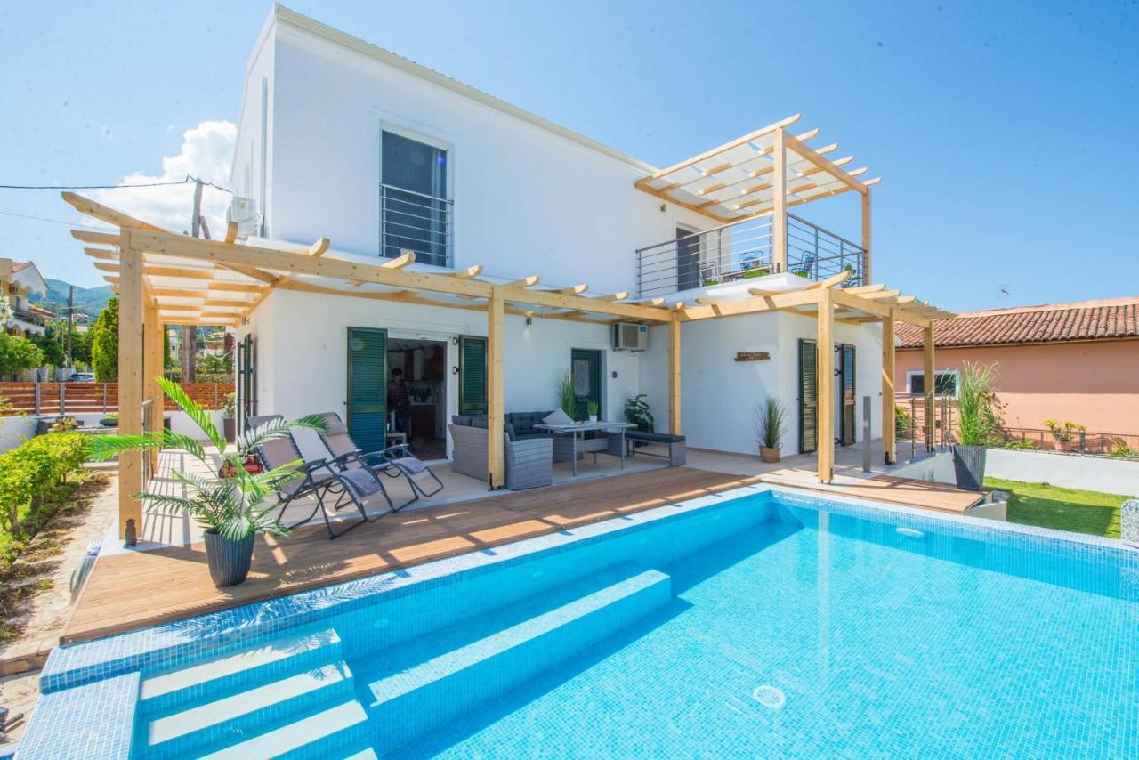 Acharavi Beach Villa ภายนอก รูปภาพ