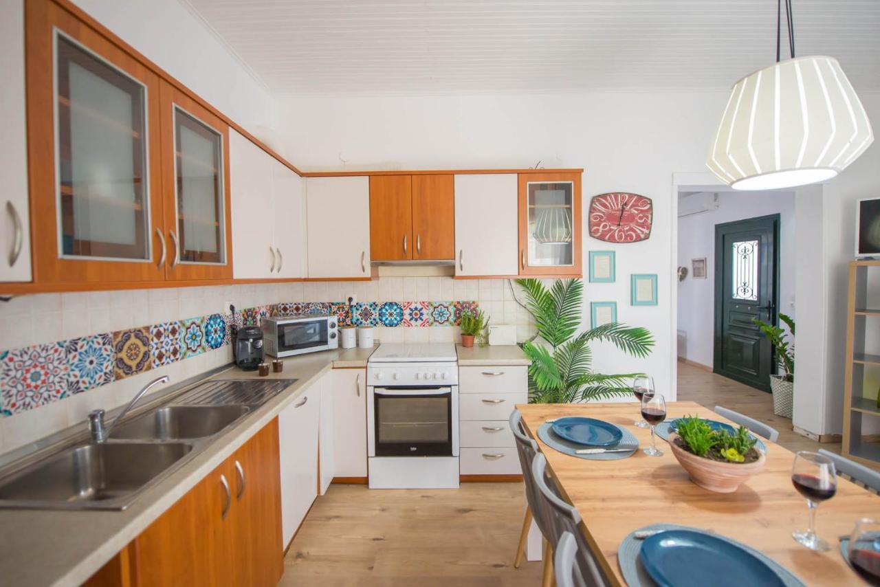 Acharavi Beach Villa ภายนอก รูปภาพ