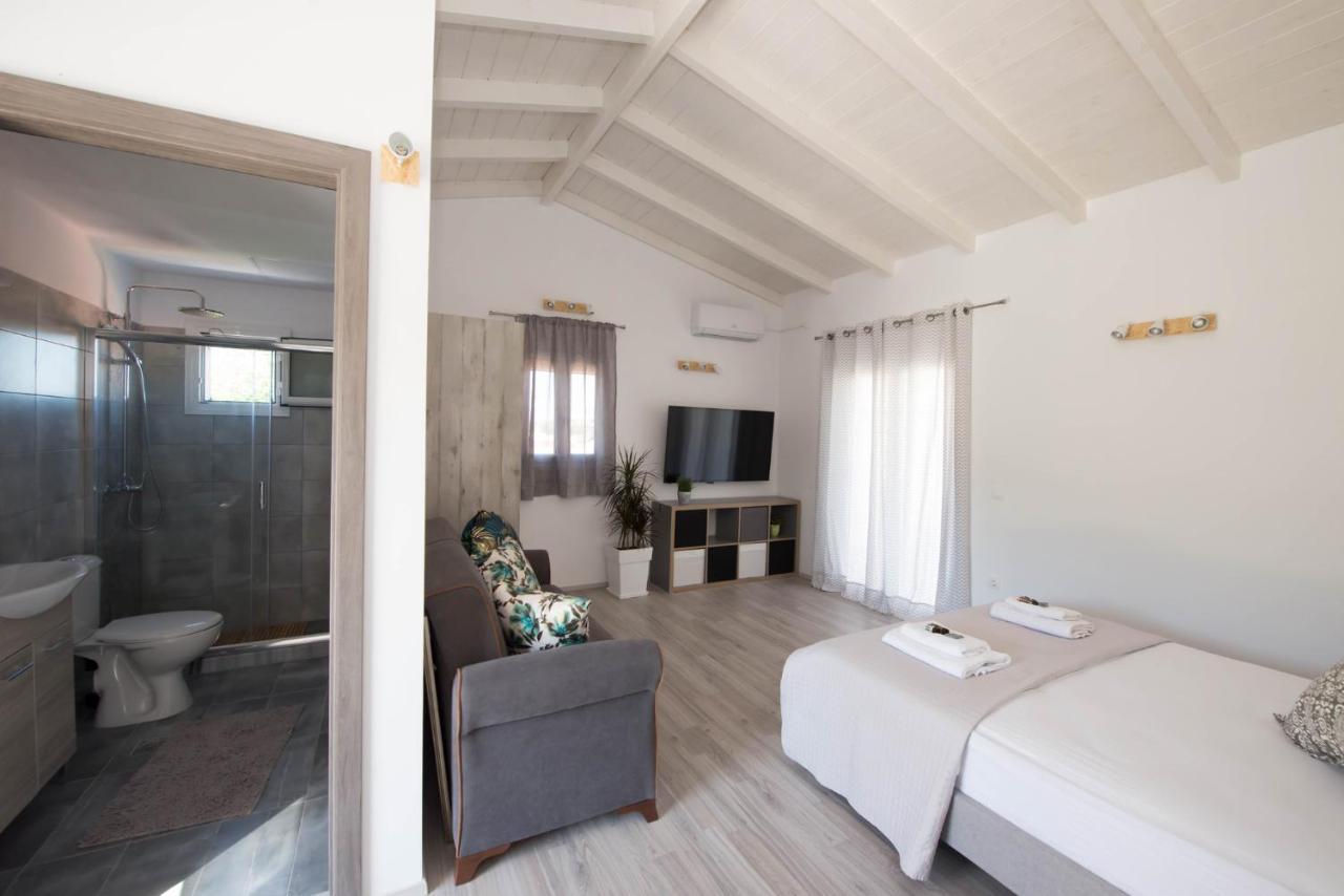 Acharavi Beach Villa ภายนอก รูปภาพ